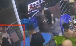 警方通报“3名女子吃夜宵时遭邻桌男子言语侮辱、提凳恐吓”：2名男子被刑拘