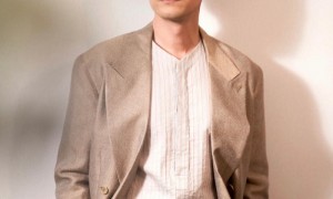 胡歌何冰主演《收山》2025年底开机,黄磊执导唐人影视出品