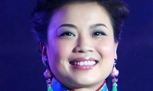 连登27次春晚的民歌天后,为劳改犯未婚未育,57岁与男闺蜜相伴