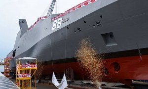 人口不足600万的小国,建造8000吨级大型战舰,新加坡“胜利号”多用途战斗舰亮相